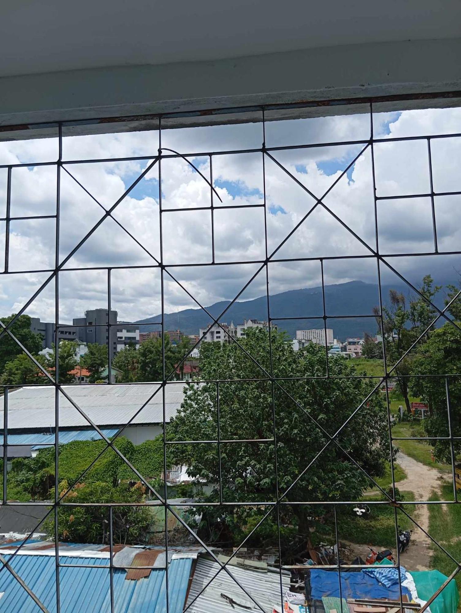 Lita Guesthouse Chiang Mai Exteriör bild